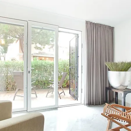 White Pearl Elviria Apartment