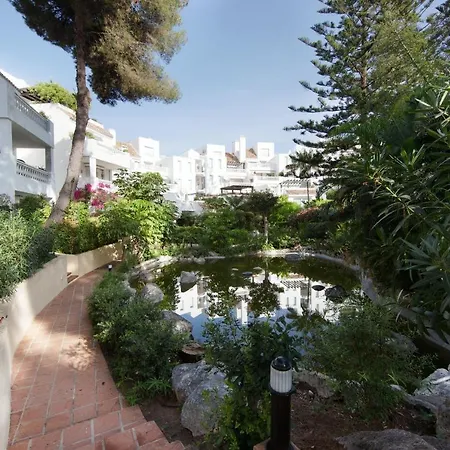 White Pearl Elviria Daire Marbella