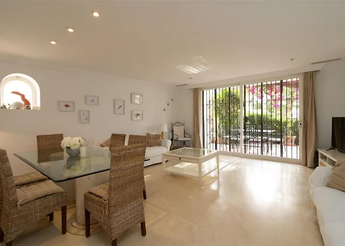 White Pearl Elviria Apartment