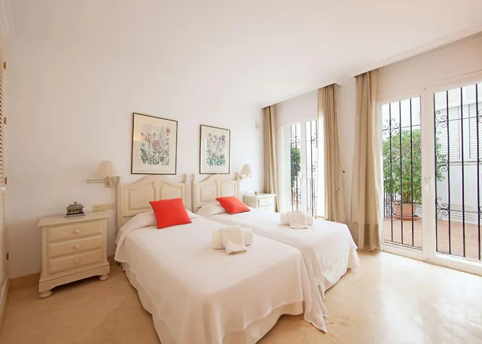 White Pearl Elviria *